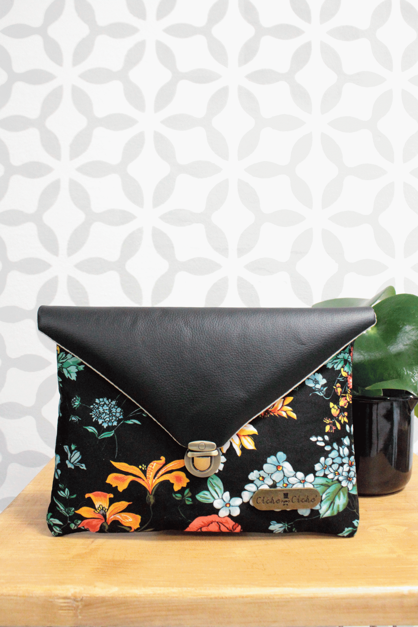 Pochette a busta nera store