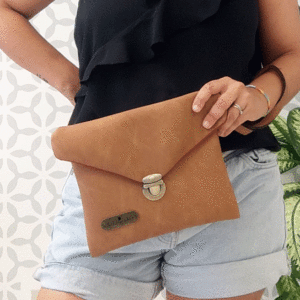 Pochette a Busta in Pelle Cammello