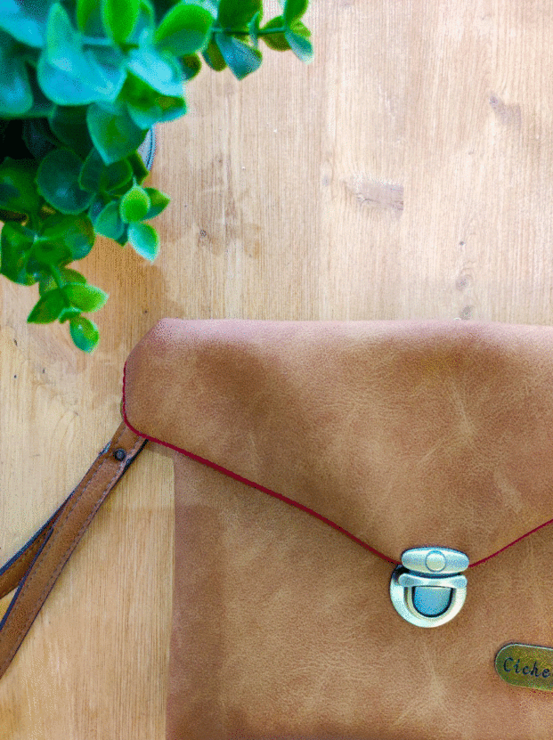 Pochette a Busta in Pelle Cammello - immagine 2