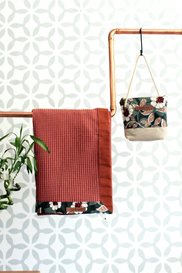 Set Telo + Pochette a Fiori